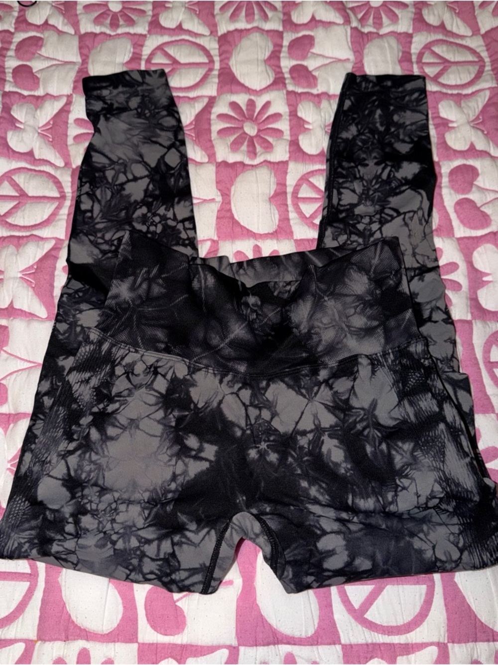 Black and Grey Seamless Bleach Dye Leggings